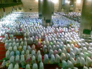 sholat-jamaah-wanita